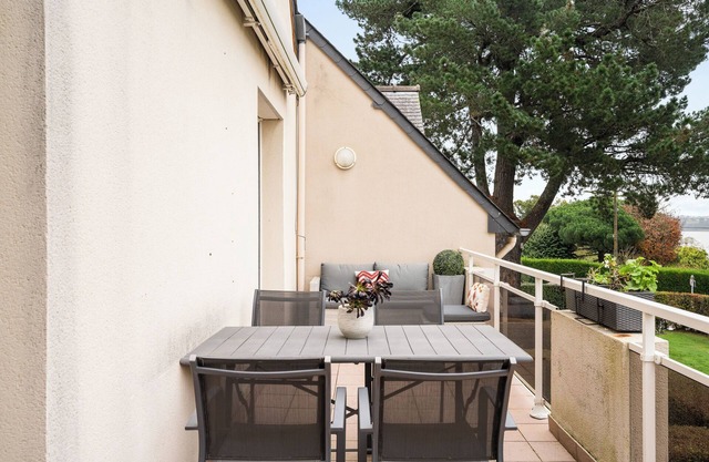 Apartment 'L'escale Du Bord De Rance' with River View, Private Terrace and Wi-Fi