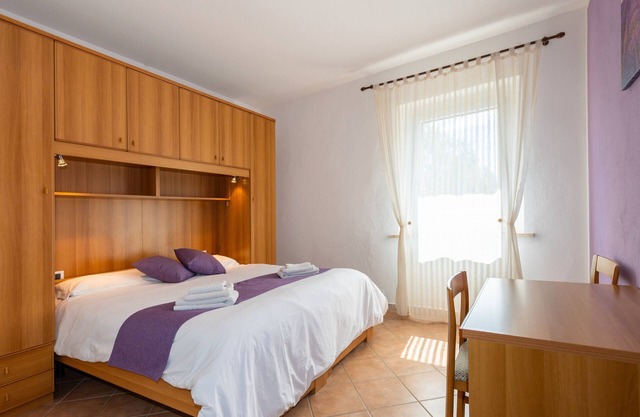 Apartment 'Lavanda' with Shared Pool and Garden