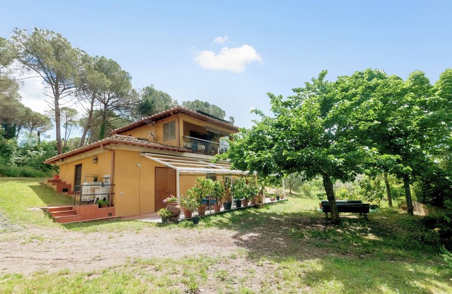 Apartment 'La Cantinetta Di Barberino' with Private Terrace, Private Garden and Wi-Fi