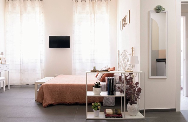 Apartment 'La Chicca' with Wi-Fi and Air Conditioning