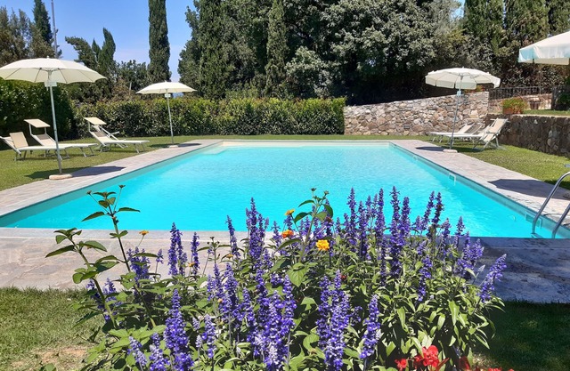 Apartment LA LOGGIA, 2 rooms, kitchen in farmhouse with pool 5/7persons