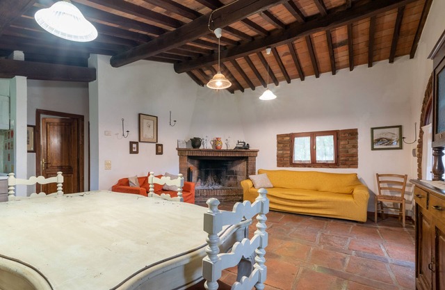 Apartment "La Vecchia Fornace La Casina" with Shared Pool & Wi-Fi