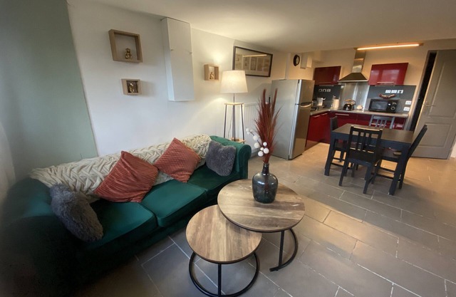 Apartment 'Le Jardin De Sasha' with Private Terrace, Private Garden and Wi-Fi