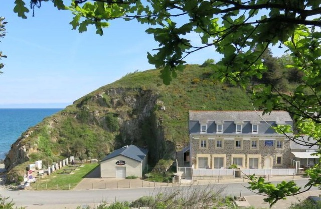 Apartment Les Mouettes (PGX300) in Planguenoual - 3 persons, 1 bedrooms