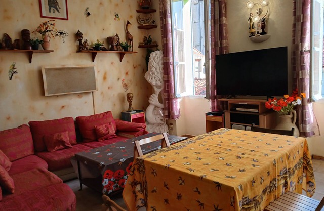 Apartment 'Loft Americain Centre Ville' with Wi-Fi