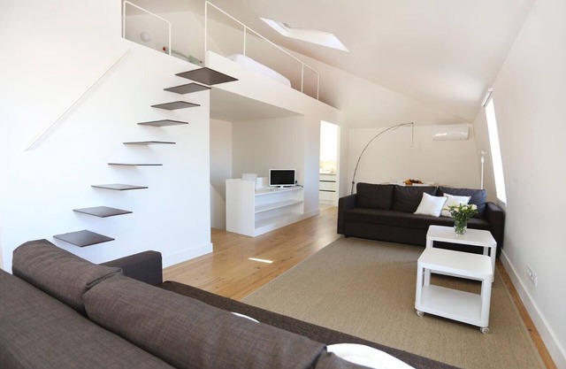 Apartment 'Loft Bica Com Vista Para O Rio' with Wi-Fi and Air Conditioning