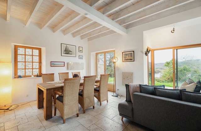 Apartment 'Maison Mer' with Sea View, Shared Terrace and Private Garden