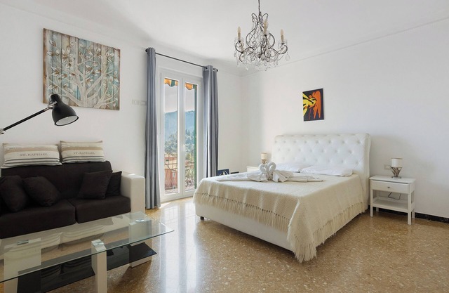 Apartment 'Merlino' with Balcony, Wi-Fi and Air Conditioning