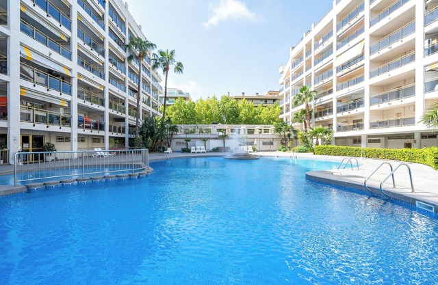 Apartment 'Michelangelo 3' with Shared Pool, Wi-Fi and Air Conditioning