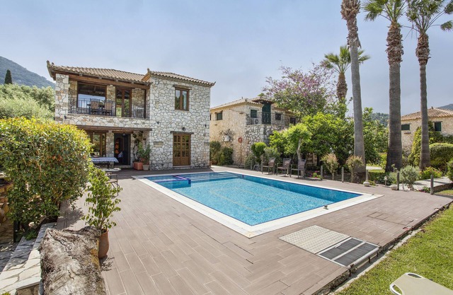 Apartment 'Mimi' with Shared Pool, Wi-Fi and Air Conditioning