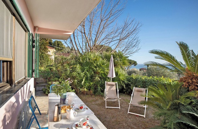 Apartment 'Miramare' with Sea View, Private Terrace and Wi-Fi