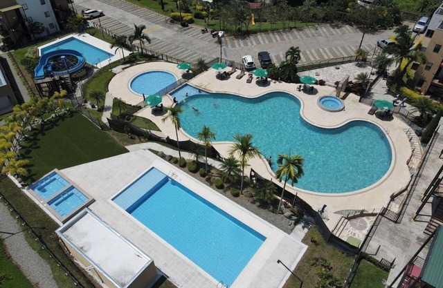Apartment near the Country Club with pool
