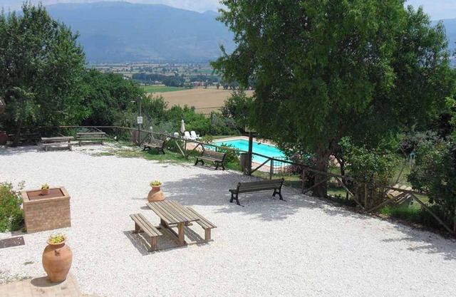 Apartment 'Noce' with Shared Pool, Wi-Fi and Air Conditioning