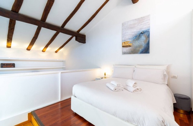 Apartment on 2 floors located in the historic center