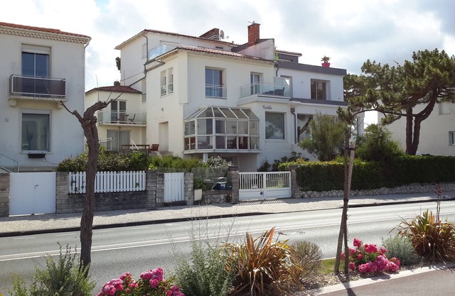 Apartment on Royan Beach