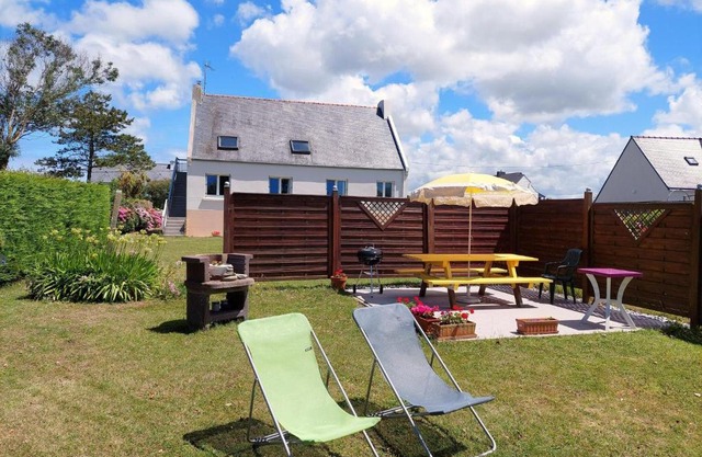 Apartment on the first floor with independent entrance, Ploudalmézeau