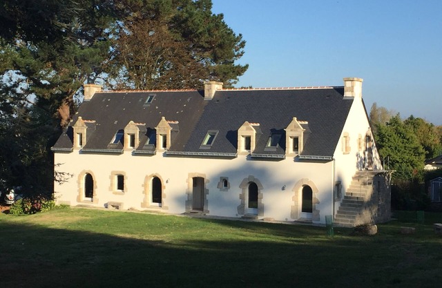 Apartment on the ground floor of a superb farmhouse in a landscaped park. You will be there alone