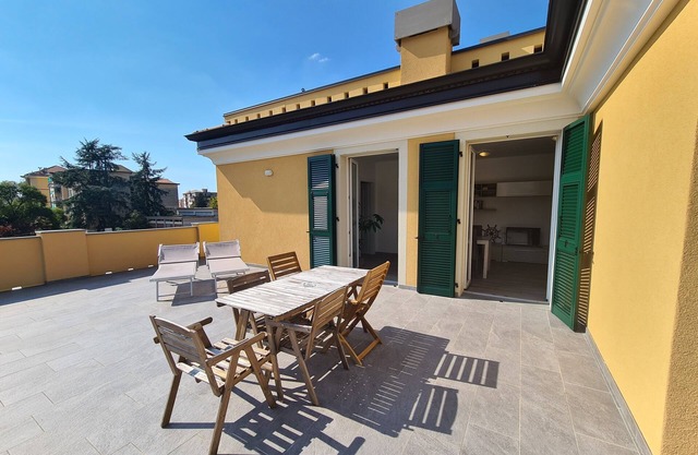 Apartment P with private large terrace