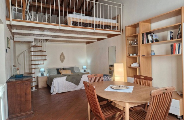 Apartment 'Piccolo Paradiso - Olivo' with Shared Pool, Wi-Fi and Air Conditioning