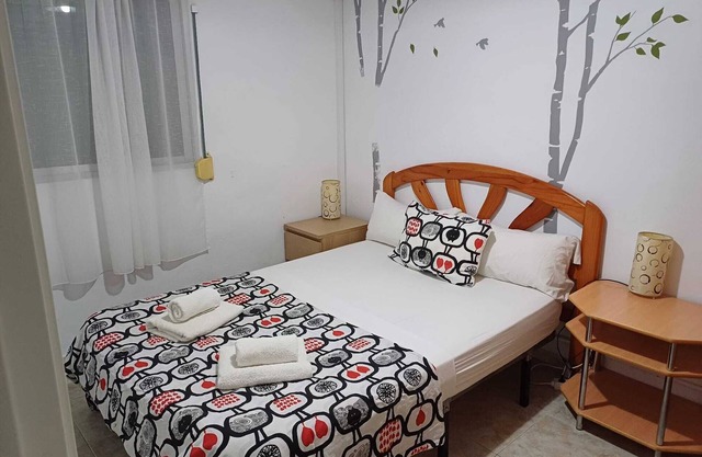 Apartment 'Piso Próximo Basílica Macarena' with Wi-Fi and Air Conditioning