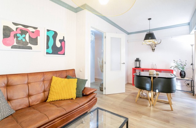 Apartment 'Plaza España' with Balcony, Wi-Fi and Air Conditioning