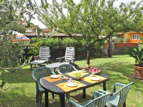 Apartment Renzo by Interhome