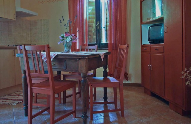 Apartment Rosa 2 - One Bedroom Apartment, Sleeps 2