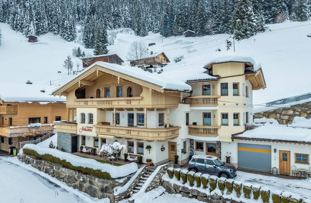 Apartment Sonne in Ferienhaus Johanna in the Zillertal- close to the ski slopes and hiking region
