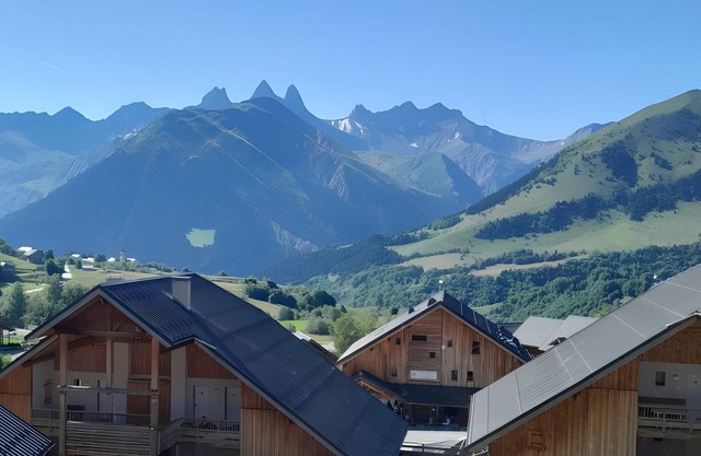 Apartment 'Saint-jean-d'arves' with Mountain View and Balcony