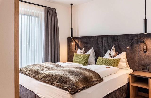 Apartment “Saslonch” near Seiser Alm with Mountain View, Wi-Fi, Terrace & Garden