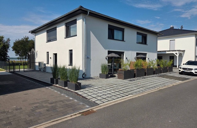 Apartment 'Schlossterrassen 8a' with Private Terrace, Shared Garden and Wi-Fi