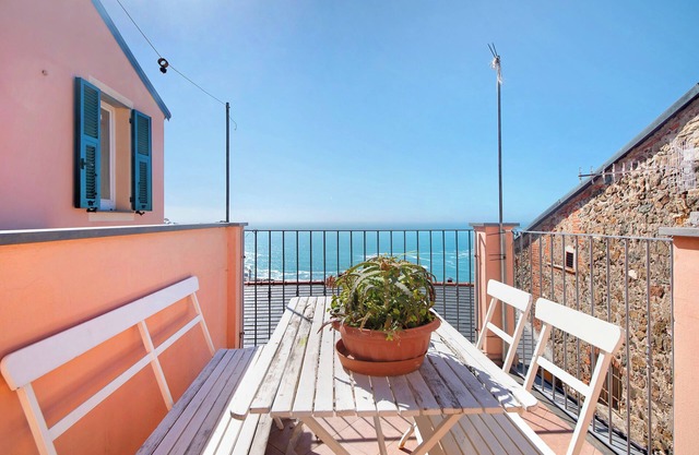 Apartment "Serra Trilocale" close to the Sea with Private Terrace