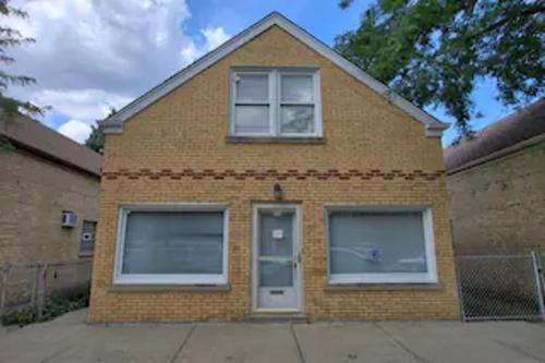 Apartment Sleeps 4 with Free Parking