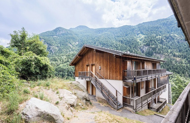 Apartment 'Spa Fleures D'Orelle' with Mountain View, Private Terrace and Wi-Fi