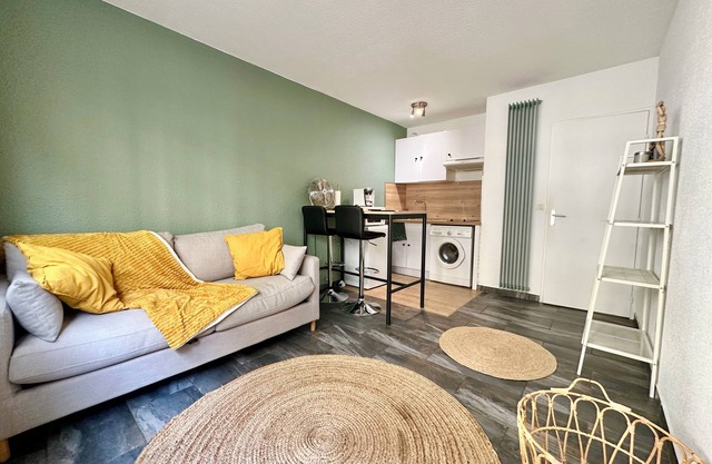 Apartment studio carré d'or Paradis 8ème