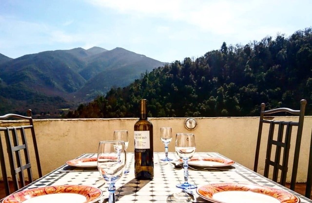 Apartment - stunning views, pool, parking, large private terrace. Peaceful