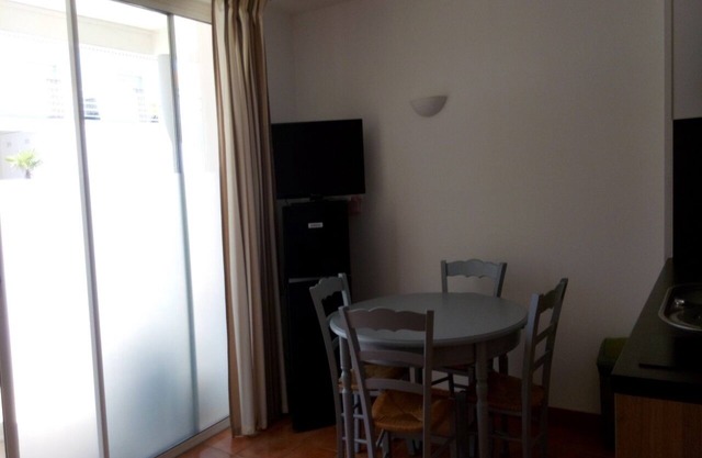 Apartment T2 - PMR - Private swimming pool - 400m from the beach