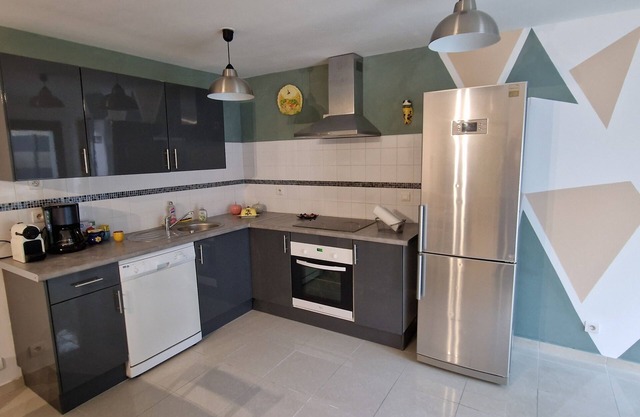 Apartment T2 Le PORT MIOU in ground floor villa located 5 km from CASSIS