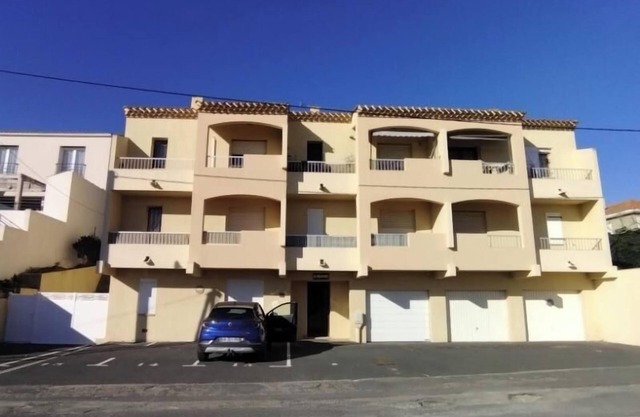 Apartment T3 RDC with terrace - 5mn from the sea
