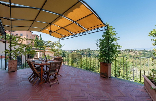 Apartment 'Terrazza Su San Miniato' with Private Terrace, Wi-Fi and Air Conditioning