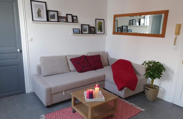 Apartment 'The Clubhouse - Hypercentre Épernay' with Mountain View and Wi-Fi