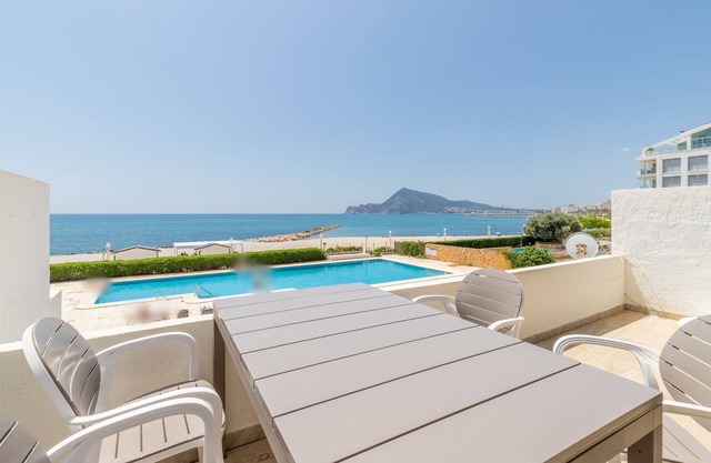 Apartment 'Top First Line Altea' with Sea View, Wi-Fi and Air Conditioning