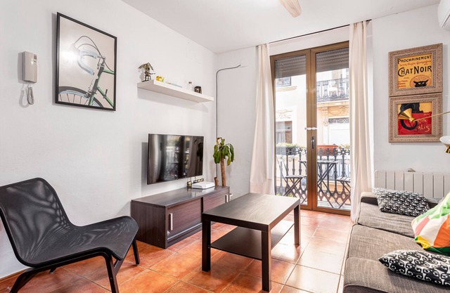 Apartment 'Torres De Quart Tu Casa' with Balcony, Wi-Fi and Air Conditioning