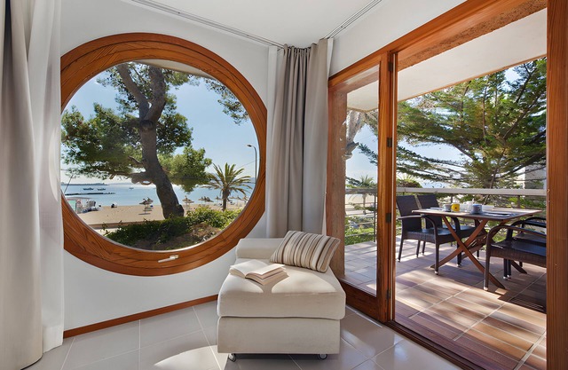 Apartment 'Ull De Bou' with Sea View, Wi-Fi and Air Conditioning