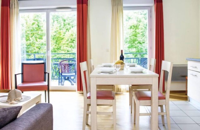 Apartment Villa du Lac (DLB102) in Divonne-Les-Bains - 6 persons, 2 bedrooms