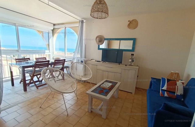 Apartment with collective swimming pool 5LHSP138