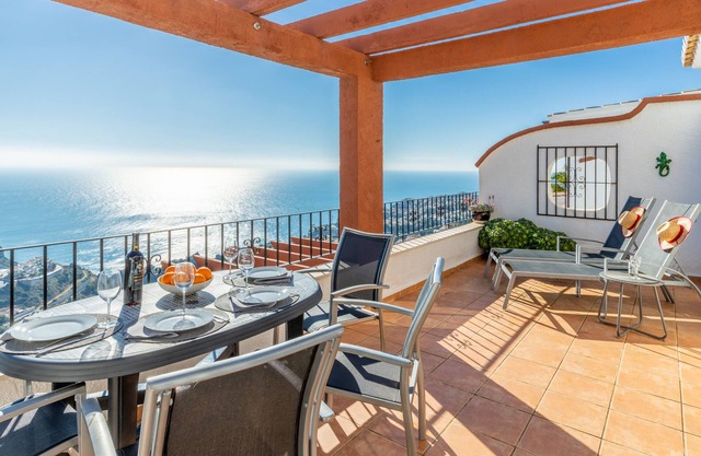 Apartment with 180-Degrees Sea View, Terrace, Shared Pools & Wi-Fi