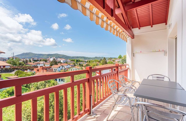 Apartment with balcony and parking