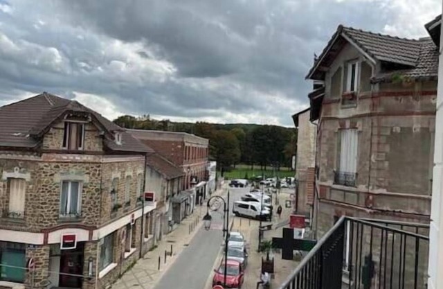 Apartment With Balcony Near Disneyland