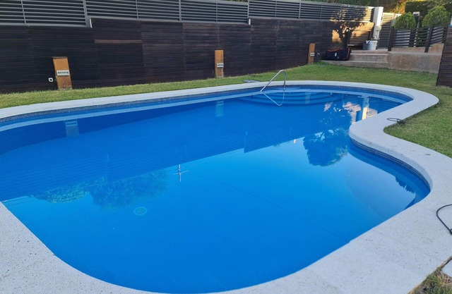 Apartment with garden and salt swimming pool, in the heart of the Costa Brava